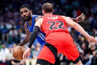 Kyrie Irving, Malachi Flynn